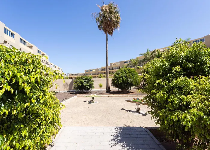 Home2book Sunny Getaway, Terrace & Pool * 엘메다노