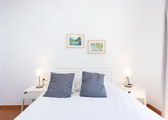 Home2book Sunny Getaway, Terrace & Pool 아파트 엘메다노